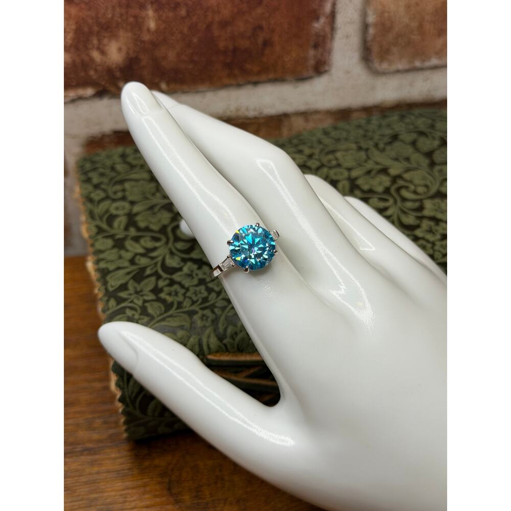 5 Carat Stunning Blue Round Cut Moissanite Ring Size 8 Sterling Silver